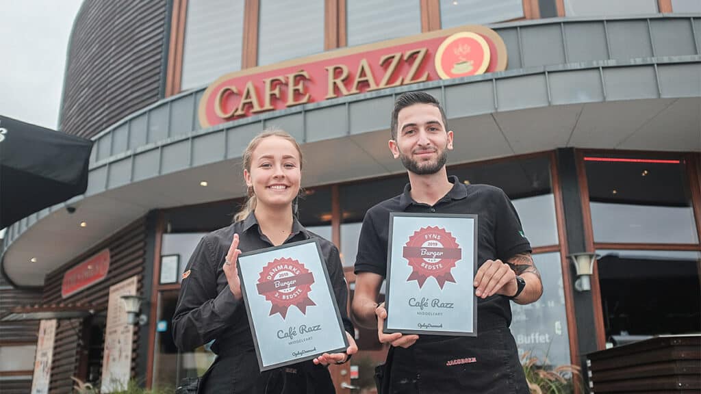cafeen modtager diplomet for fyns bedste burger 2019