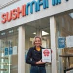 sushi mania aalborg modtager diplom for danmarks bedste titel